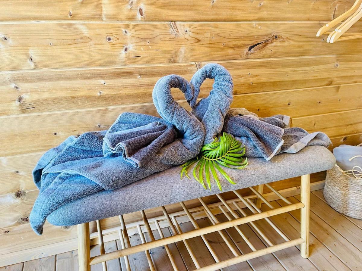 Amani Suite Con Jacuzzi Climatizado Y Piscina Buzanada Extérieur photo