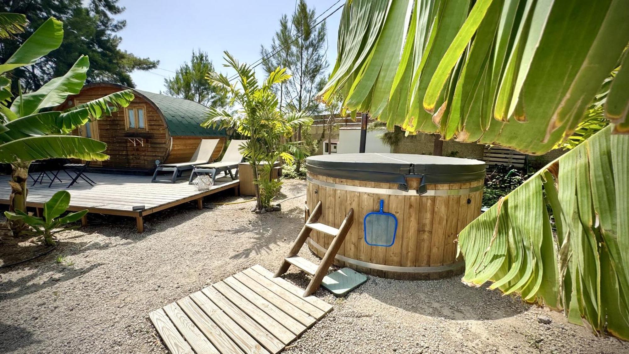 Amani Suite Con Jacuzzi Climatizado Y Piscina Buzanada Extérieur photo