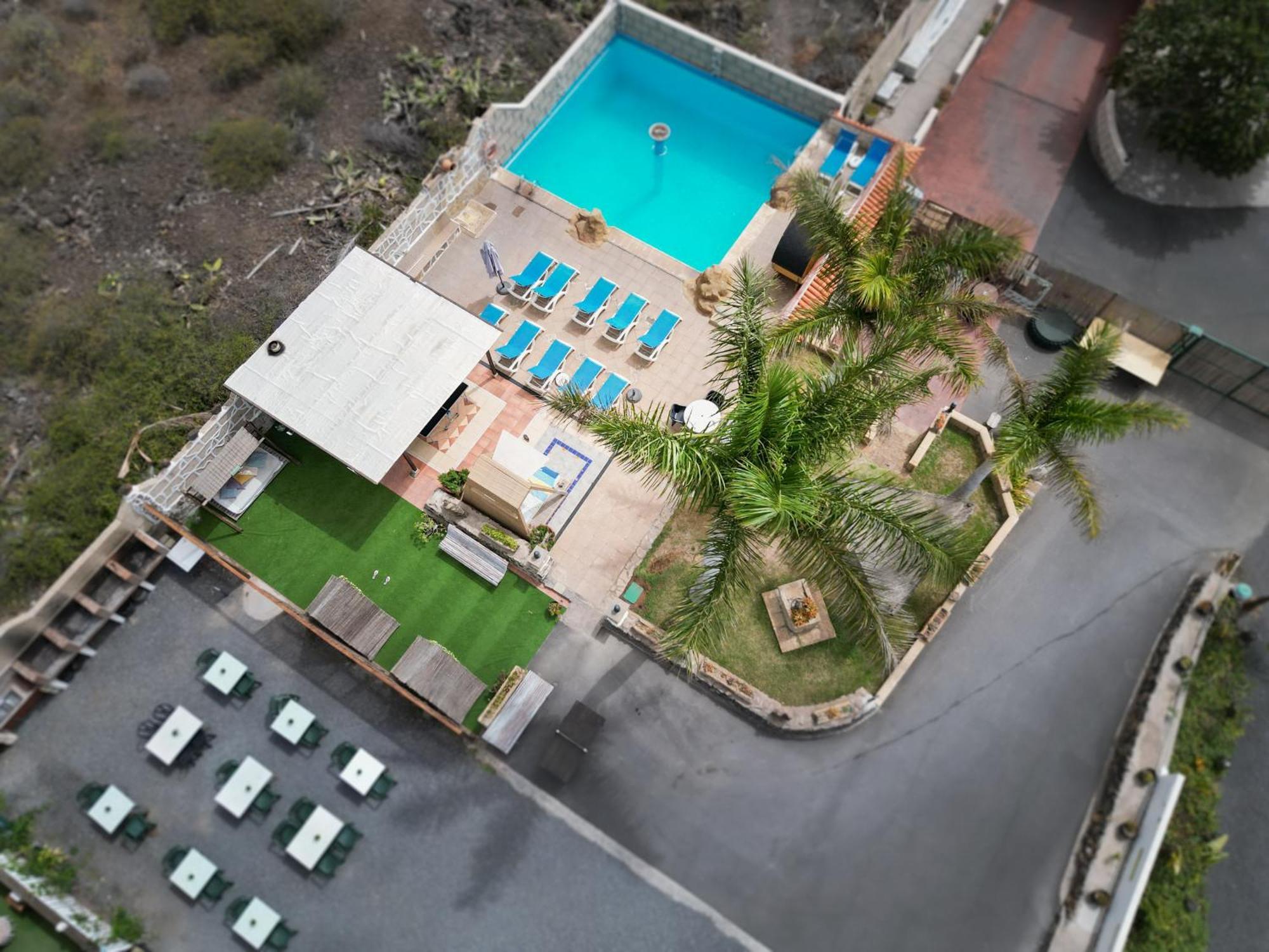 Amani Suite Con Jacuzzi Climatizado Y Piscina Buzanada Extérieur photo
